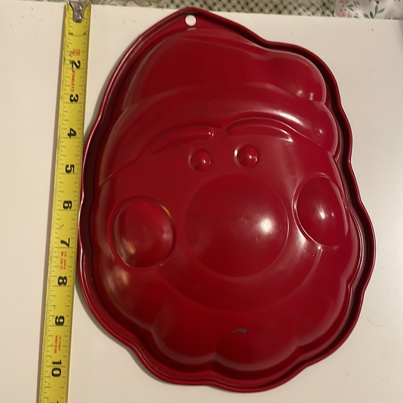 Santa Claus Face Cake Pan - Picture 7 of 10